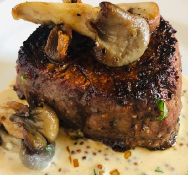 The Spicy Olive's Filet Mignon With Cream Sauce and Mushrooms